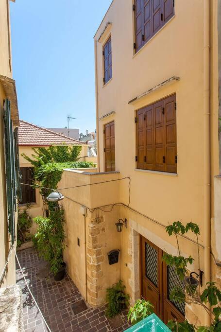 History & Culture In Old Town Chania La Canea Exterior foto